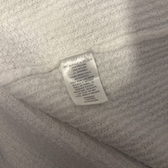 White ribbed sweater - Picture 3 of 3